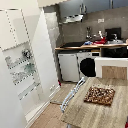 Apartment F2 De 35 M2 Idealement Situe A *